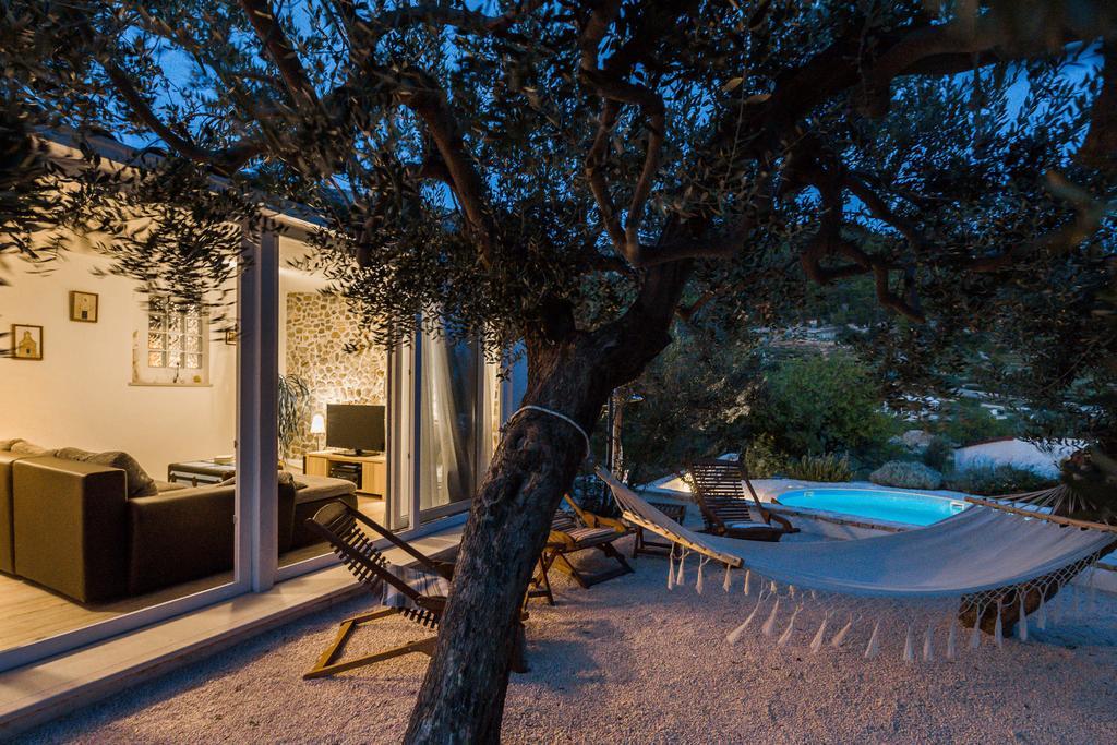 Holiday Home Zlatni San - Private Heated Pool Bol Pokoj fotografie