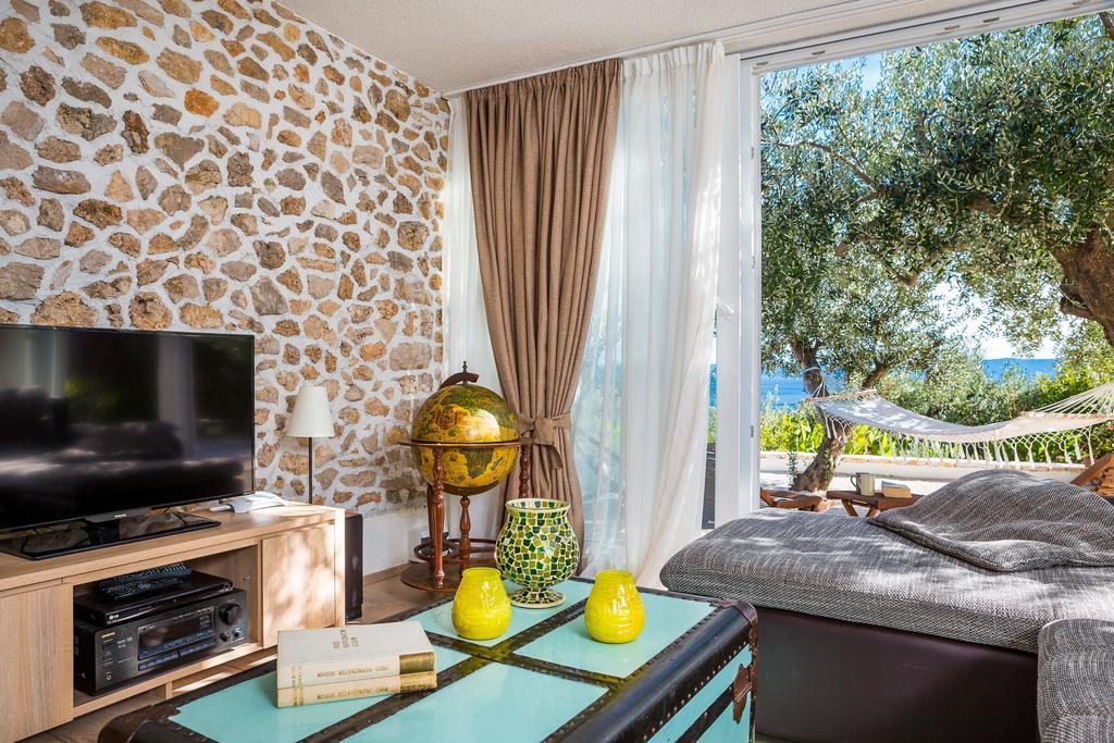 Holiday Home Zlatni San - Private Heated Pool Bol Pokoj fotografie