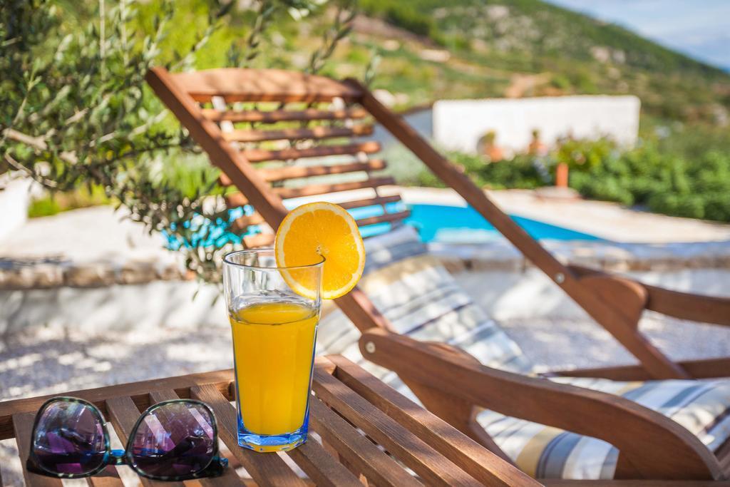 Holiday Home Zlatni San - Private Heated Pool Bol Pokoj fotografie