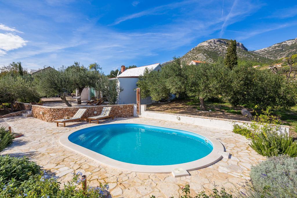 Holiday Home Zlatni San - Private Heated Pool Bol Pokoj fotografie