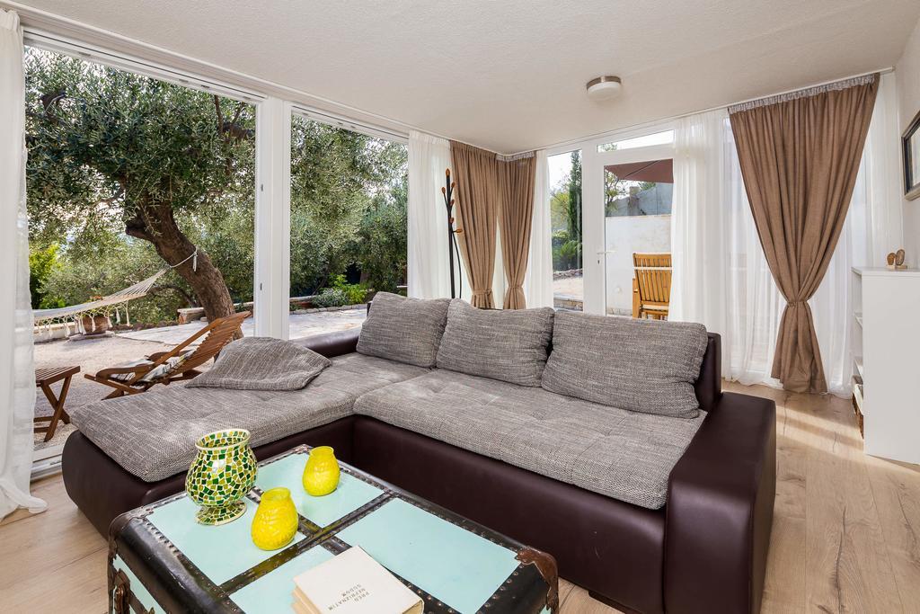 Holiday Home Zlatni San - Private Heated Pool Bol Pokoj fotografie